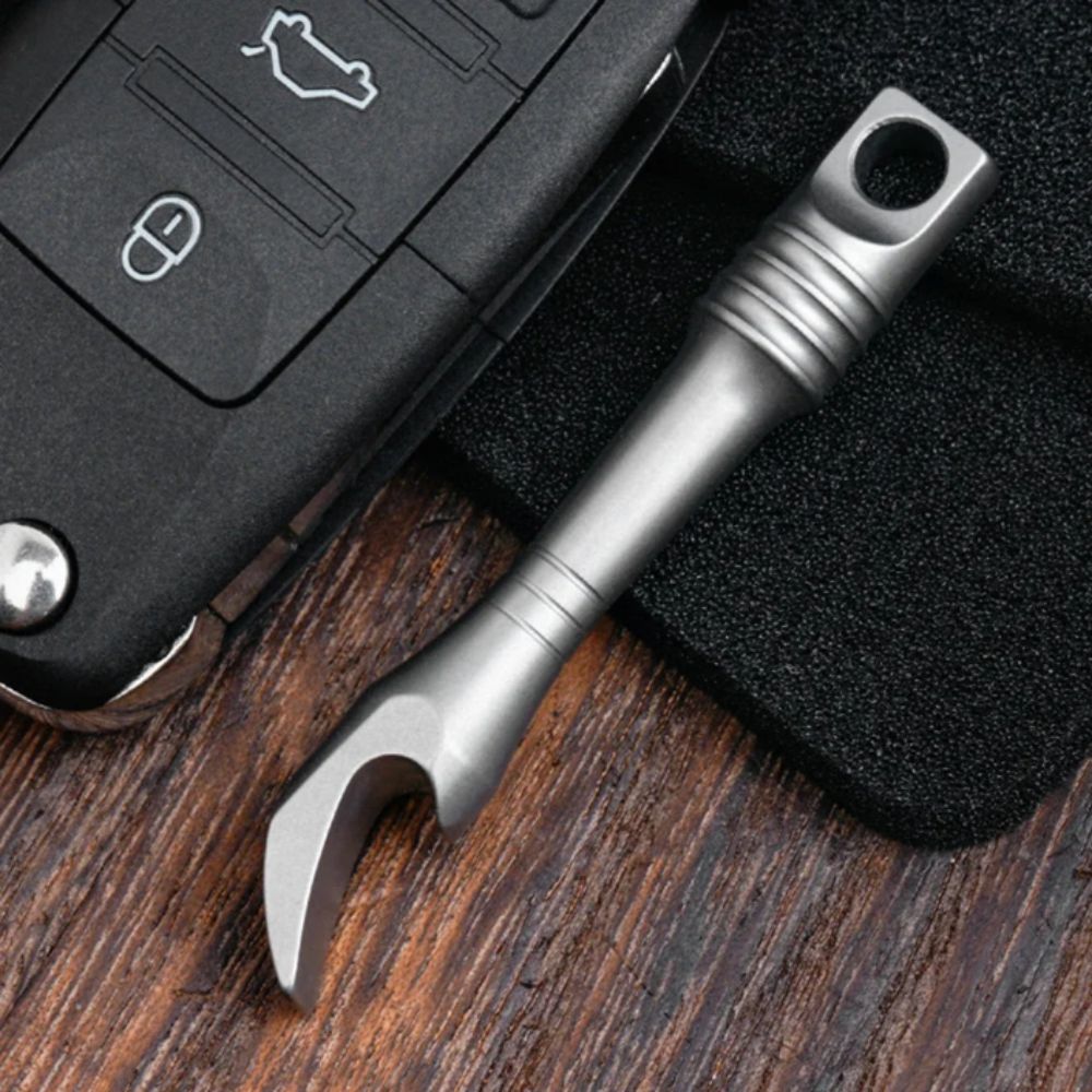 Mini-sleutelhanger van titaniu - Titanium Pry Bar recensie en prijs